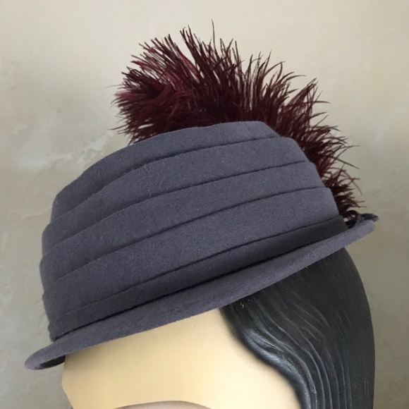 UNIQUE 1940s GRAY FELT BOATER HAT WITH BURGUNDY FEATHER main image 11